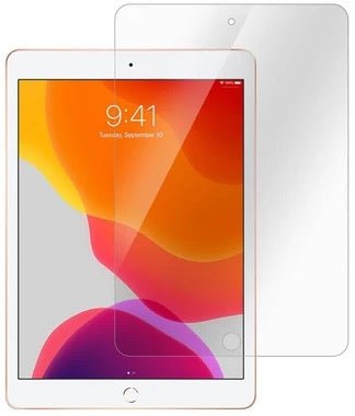 Das eStuff TitanShield für iPad 10.2 Zoll besteht aus einer nur 0,33 mm dicken Displayschutzfolie aus 9H gehärtetem Glas, die perfekt vor einem Tablet mit einem leuchtenden orange-rosa Display ausgerichtet ist und sofort angebracht werden kann.