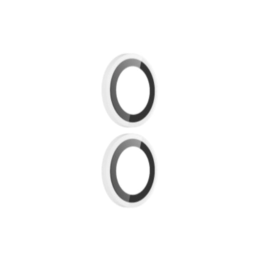 Zwei kreisförmige Ringe in Schwarz und Weiß, jeder mit einem schattierten Abschnitt, sind vertikal vor einem schlichten weißen Hintergrund angeordnet - und spiegeln den minimalistischen Stil des DEVIA Peak Series Crystal Kameraschutz für iPhone 16 & iPhone 16 Plus wider.