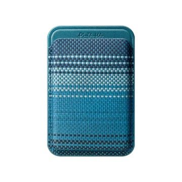 PITAKA MagSafe Woven Wallet Blue / Moonrise – mit rechteckiger Form und blauem, gewebtem geometrischem Muster zur Aufbewahrung von Karten für das iPhone.