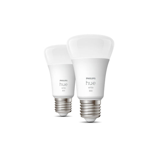 Zwei Philips Hue White E27 60W smarte LED Lampen von Philips stehen vor weißem Hintergrund, eine leicht vor der anderen. Beide haben silberne Schraubsockel und abgerundete weiße Spitzen. Doppelpack mit Bluetooth Lichtsteuerung.