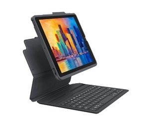 Ein iPad 10. Generation 10,9 Zoll zeigt eine bunte Stadtlandschaft und steht in einer schwarzen ZAGG Tastatur Pro Keys mit Trackpad Hülle, die wie ein Laptop positioniert ist.