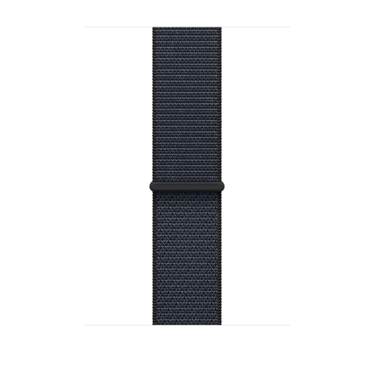Eine Nahaufnahme des Apple Watch 46mm Sport Loop, tinte - XL von Apple, hergestellt aus recycelten Materialien in dunkelblauem Nylon mit einer schwarzen Schlaufe in der Mitte, vertikal vor einem schlichten weißen Hintergrund dargestellt.