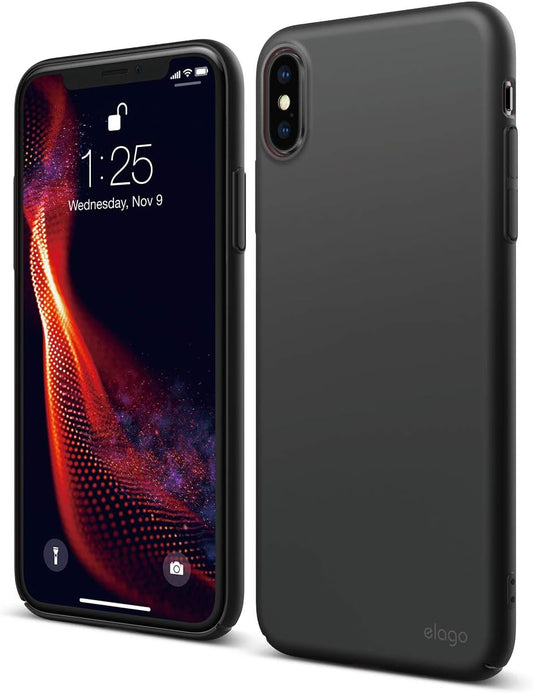 Zwei Smartphones liegen nebeneinander. Das linke zeigt einen Sperrbildschirm mit der Uhrzeit 1:25 und dem Datum Mittwoch, 9. November. Das rechte zeigt eine Dual-Kamera und eine Elago Slim Fit iPhone Xs Max - Black Hülle von Elago mit einem ultradünnen Design.