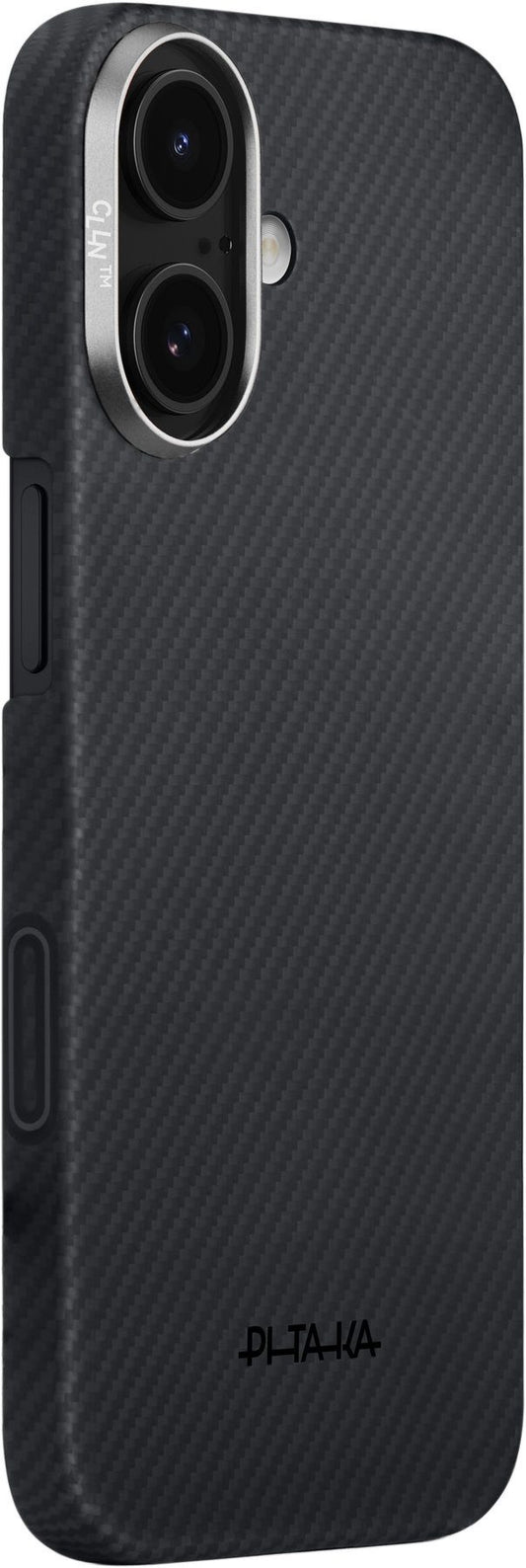 Birinci sınıf koruma sağlayan, siyah renkli, ultra ince PITAKA Aramid Ultra Slim kılıf içindeki bir iPhone 17’nin yakın çekim görüntüsü. İki kamera merceği ve bir flaş görülürken, kılıfın alt kısmında PITAKA markası yer almaktadır.