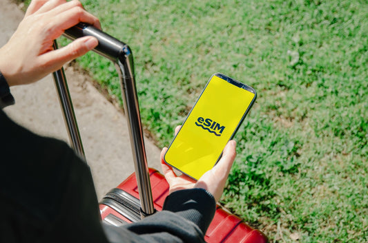 eSIM im Urlaub: So bleibst du mit dem iPhone günstig online