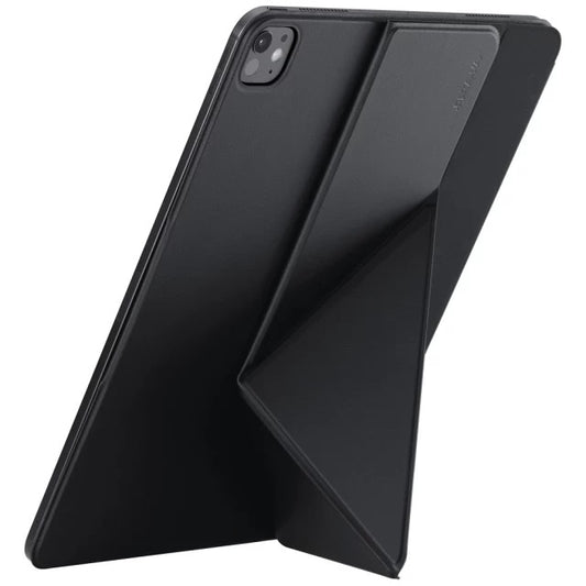 A black tablet in a Pitaka Folio 3 iPad Pro 13 Zoll (M4/M5) Black case propped up in a standing position.