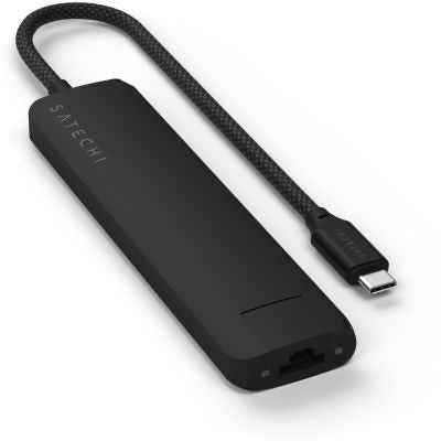 Der schlanke Satechi USB-C 7-in-1-Multiport-Adapter mit Ethernet in Schwarz verfügt über ein geflochtenes Kabel und bietet zahlreiche Anschlüsse, wodurch sich erweiterte Anschlussmöglichkeiten für Laptops oder Tablets ergeben.