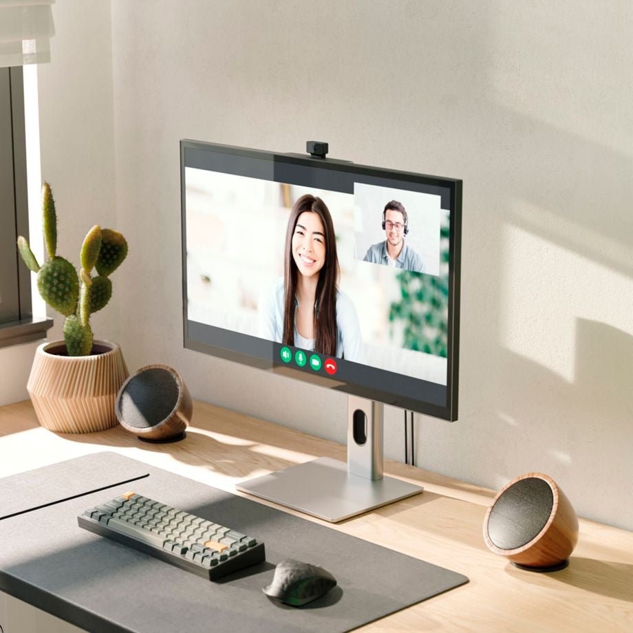 Alogic 27“ 4K UHD Clarity PRO Monitor mit USB-C - Aluminium - Hochglanz Display - Integrierte Webcam 