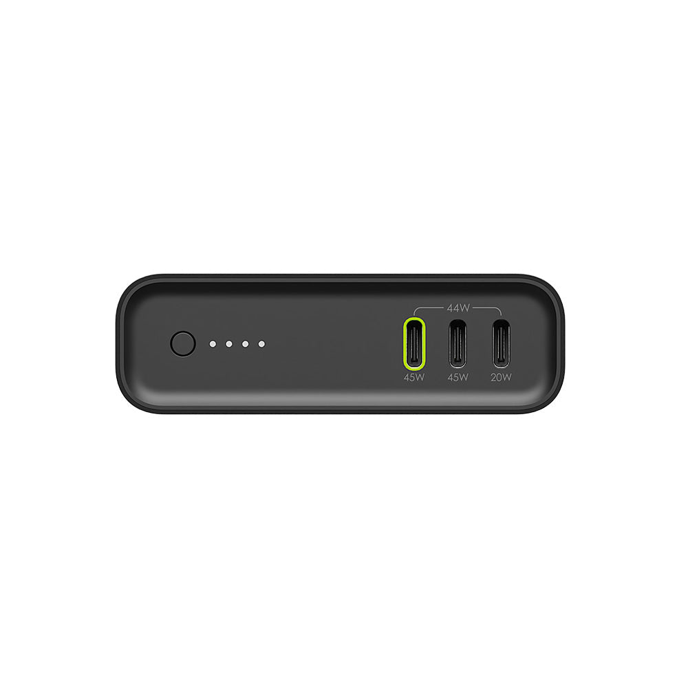 Mophie’nin siyah renkli, dikdörtgen şekilli taşınabilir şarj cihazı olan mophie Powerstation Pro 20K - Schwarz, üç adet USB bağlantı noktası (biri yeşil renkli), dört adet LED gösterge ışığı ve bağlantı noktalarının yanında yer alan güç değerleri etiketlerine (45 W, 44 W, 20 W) sahiptir. Beyaz bir arka plan üzerinde gösterilen bu 20.000 mAh yüksek kapasiteli taşınabilir şarj cihazı, hareket halindeyken tüm cihazlarınız için güvenilir şarj imkanı sunar.
