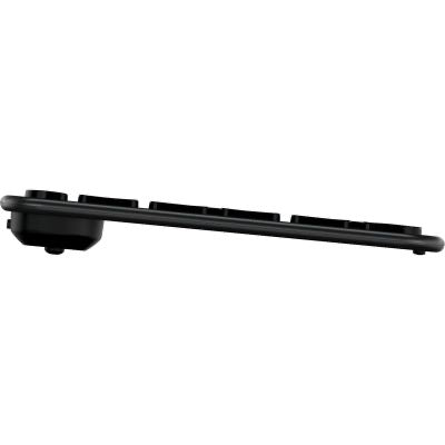 Seitenansicht einer schlanken, in „Space Black“ gehaltenen Satechi Slim EX3 Wireless Keyboard DE von Satechi, die sich durch eine leichte Neigung nach oben auszeichnet, wodurch ihr schlankes Profil und die flachen Tasten im deutschen Tastaturlayout vor weißem Hintergrund besonders gut zur Geltung kommen.