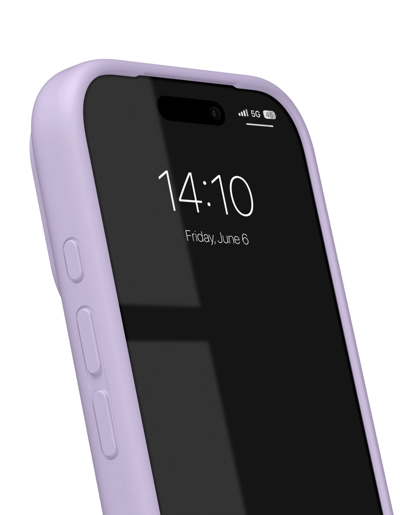 Ideal of Sweden’in Lavender Milk rengindeki Silikonhülle mit MagSafe kılıfına sahip bir iPhone 18 Pro, kilit ekranında saat 14:10 ve tarih olarak 6 Haziran Cuma gününü gösteriyor. Cihazın sağ üst köşesinde 5G sinyali ve pil simgesi görünürken, Ideal of Sweden’in MagSafe uyumlu kılıfı sorunsuz şarj imkanı sağlıyor.