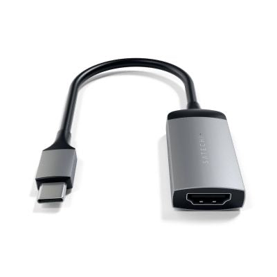 Der Satechi USB-C-zu-4K-HDMI-Adapter in Space Grau verfügt über ein kurzes schwarzes Kabel und dient zum Anschluss von Geräten mit USB-C-Anschlüssen an HDMI-Bildschirme. Dieser Satechi-Adapter gewährleistet hochauflösende 4K-Bilder und zuverlässige Leistung für eine nahtlose Verbindung zwischen Ihren Geräten.