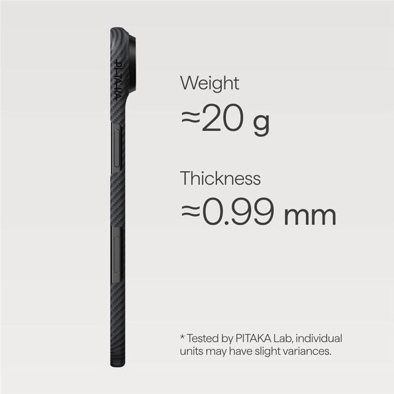 Eine schlanke, schwarze PITAKA Aramid Ultra Slim Hülle für das iPhone 17 wird im Profil abgebildet, daneben steht: Gewicht ≈20 g, Dicke ≈0,99 mm. Ein Hinweis darunter besagt, dass die Ergebnisse aus dem PITAKA-Labor stammen und von Exemplar zu Exemplar leicht variieren können. Genieße erstklassigen Schutz in ultradünnem Design.