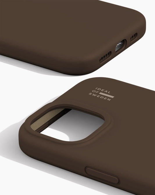 Ideal of Sweden MagSafe Silikonhülle iPhone 13 / 14 / 15 / 16e / 17e - Mocha Mousse - epos | Apple Premium Partner