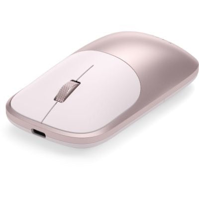 Die Satechi Slim EX Wireless Mouse (Blush) von Satechi ist eine schlanke, moderne kabellose Maus mit ergonomischem Design, die sich durch eine hellrosa Oberfläche, ein Scrollrad und einen USB-C-Ladeanschluss auszeichnet und vor einem weißen Hintergrund abgebildet ist.