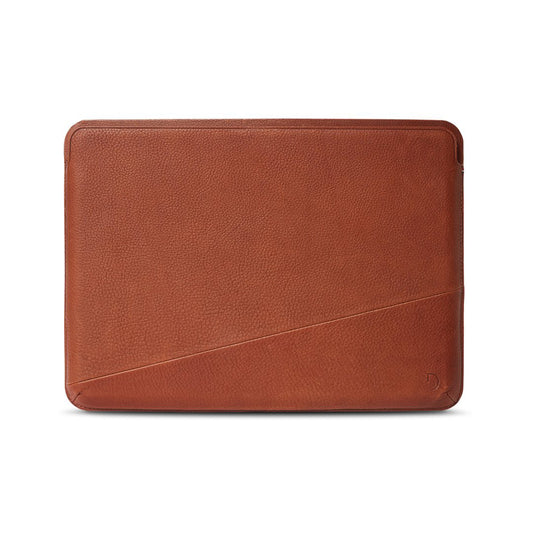 Decoded Leder Frame Sleeve für MacBook 14" (2021-2023), braun