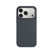 Auf einem Smartphone ist eine „Epico SolidWoven Pro“-Hülle für das iPhone 17 Pro/18 Pro in Schwarz zu sehen, die ihre dunkelgraue, strukturierte Oberfläche zeigt. Auf der Rückseite des Smartphones befinden sich drei Kameralinsen und ein Blitz in der oberen linken Ecke.