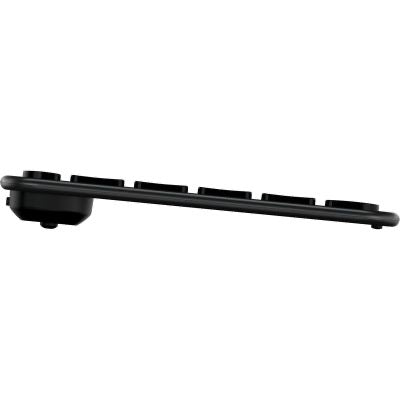 Ein schlankes, schwarzes, rechteckiges Gerät, von der Seite betrachtet, mit einer Reihe gleichmäßig angeordneter Tasten am oberen Rand – perfekt wie die „Satechi Slim EX1 Wireless Keyboard Space Black DE“ von Satechi mit deutschem Tastaturlayout.