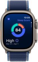 Apple Watch Ultra 3, Titangehäuse Natur, Display mit Schlafindex, Aufteilung als Kreisdiagramm, Indexwert in der Mitte, Armband, Trail Loop Blau