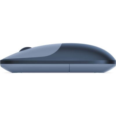 Die Seitenansicht der Satechi Slim EX Wireless Mouse (Indigo) zeigt ihr schlankes, modernes Design in einem dunkelblauen Farbton und hebt vor weißem Hintergrund die geschmeidige, geschwungene Silhouette und die flache Form hervor – dabei verbindet sie nahtlos den Komfort der kabellosen Technologie von Satechi mit einem ergonomischen Profil.