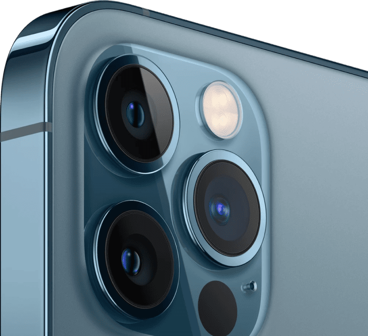 256 GB depolama kapasiteli, B sınıfı, tamamen yenilenmiş bir Apple iPhone 12 Pro'nun arka yüzünün yakın çekimi; üçlü kamera sistemi ve flaş ile birlikte.